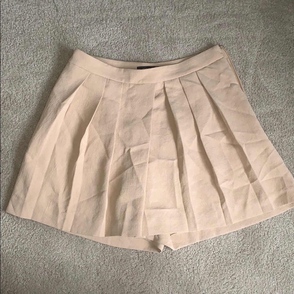 Ann Taylor Pleated skirt